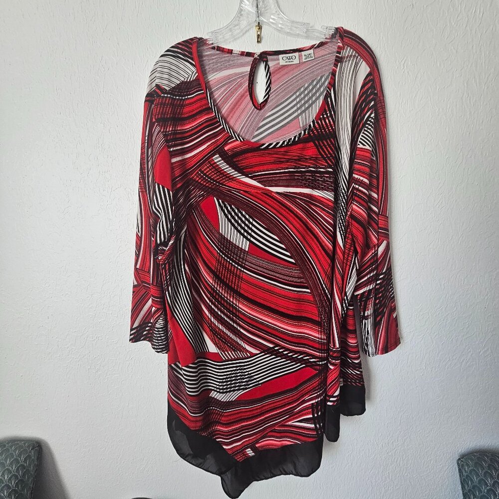 Cato Tunic Red/White/Black w/Asymetrical Hem Size 26-28